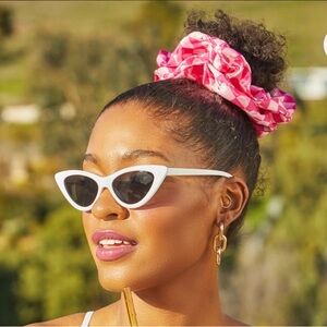 Kitsch pink checkered barbie oversized scrunchie women’s girls hair accesories